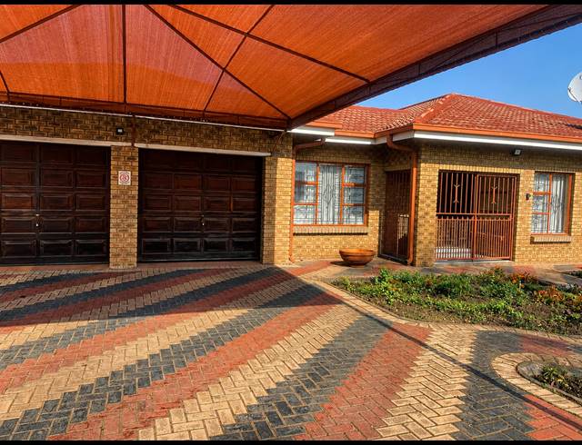 3 BEDROOM HOUSE FOR SALE IN BEDWORTH PARK